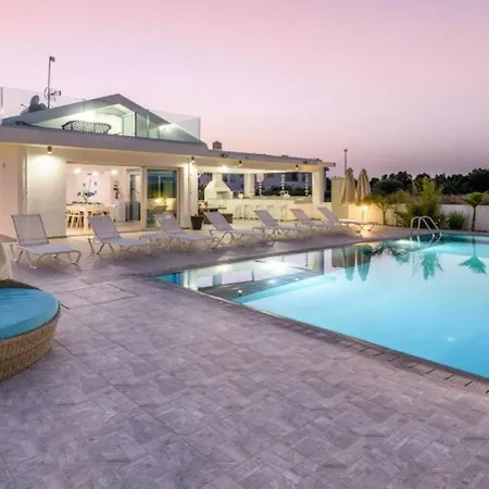 Villa Tzialli *